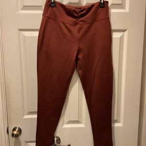 Sheila Rose High-Waisted Leggings